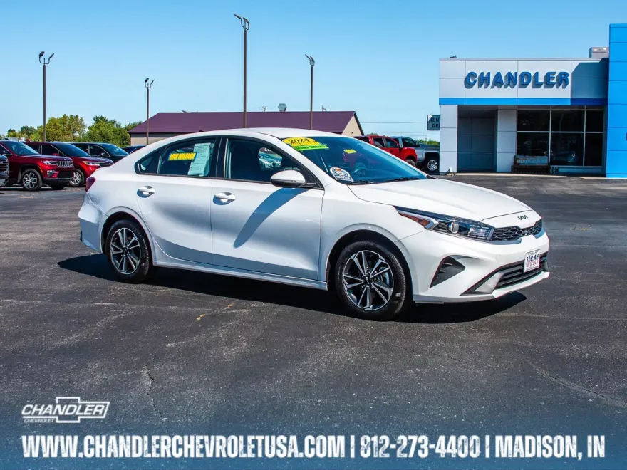 2024 Kia Forte LXS photo 1