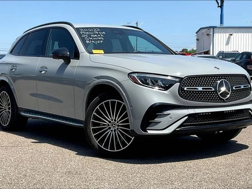 2025 Mercedes Benz GLC 300 4MATIC photo 1