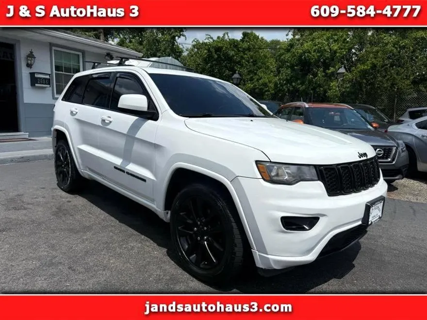 2019 Jeep Grand Cherokee Altitude photo 1