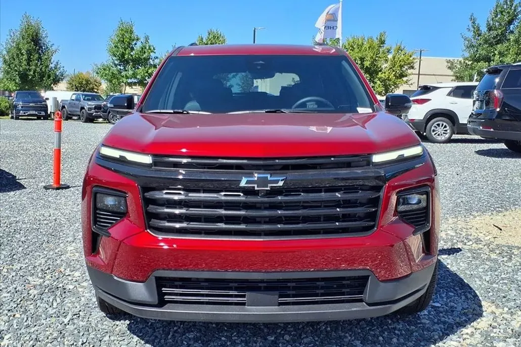 2026 Chevrolet Traverse photo 1