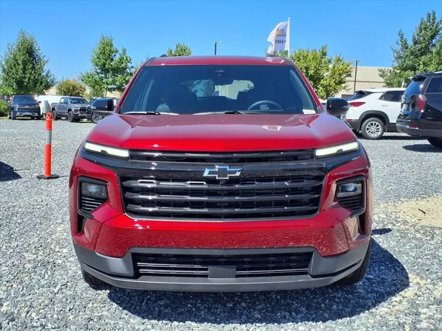 2026 Chevrolet Traverse photo 1