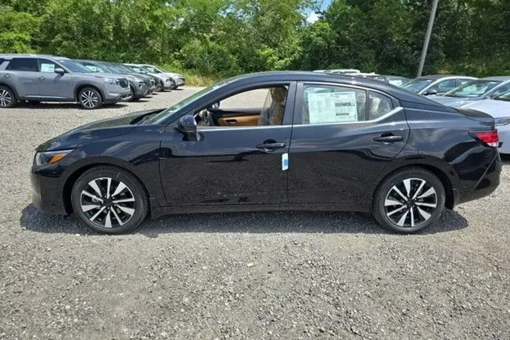 2025 Nissan Sentra SV photo 1