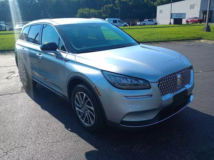 2022 Lincoln Corsair Standard photo 1