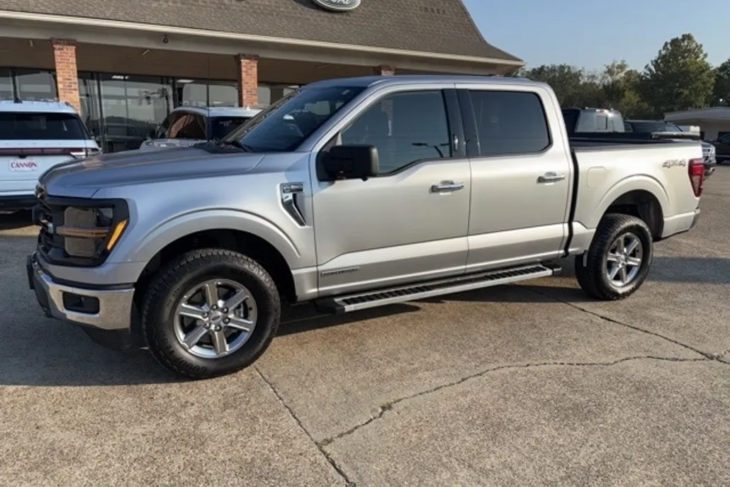 2024 Ford F-150 XLT photo 1
