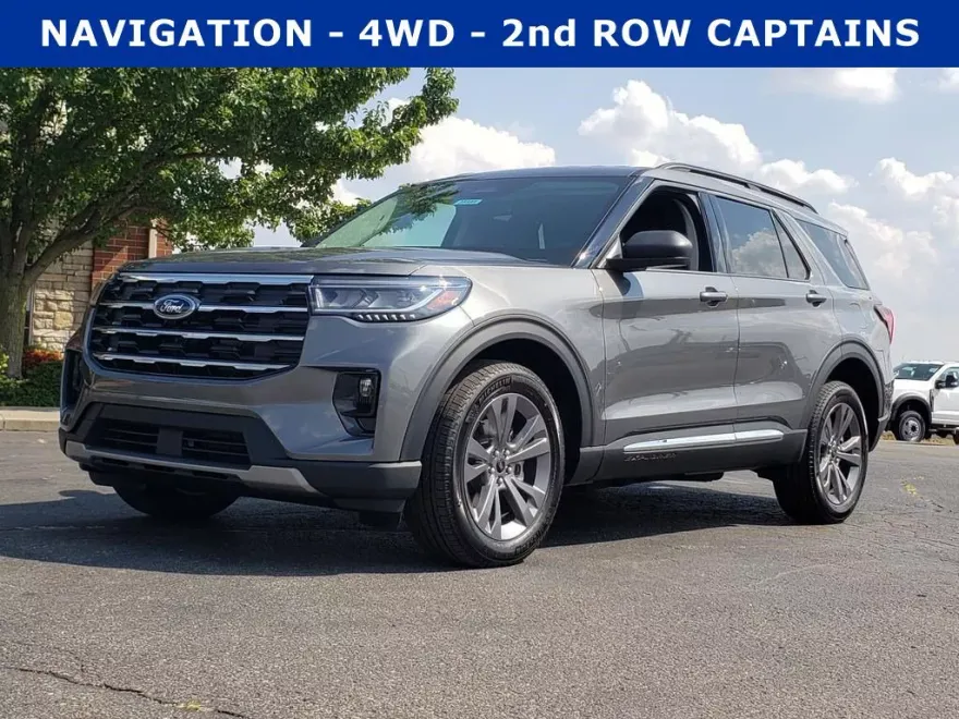 2025 Ford Explorer photo 1