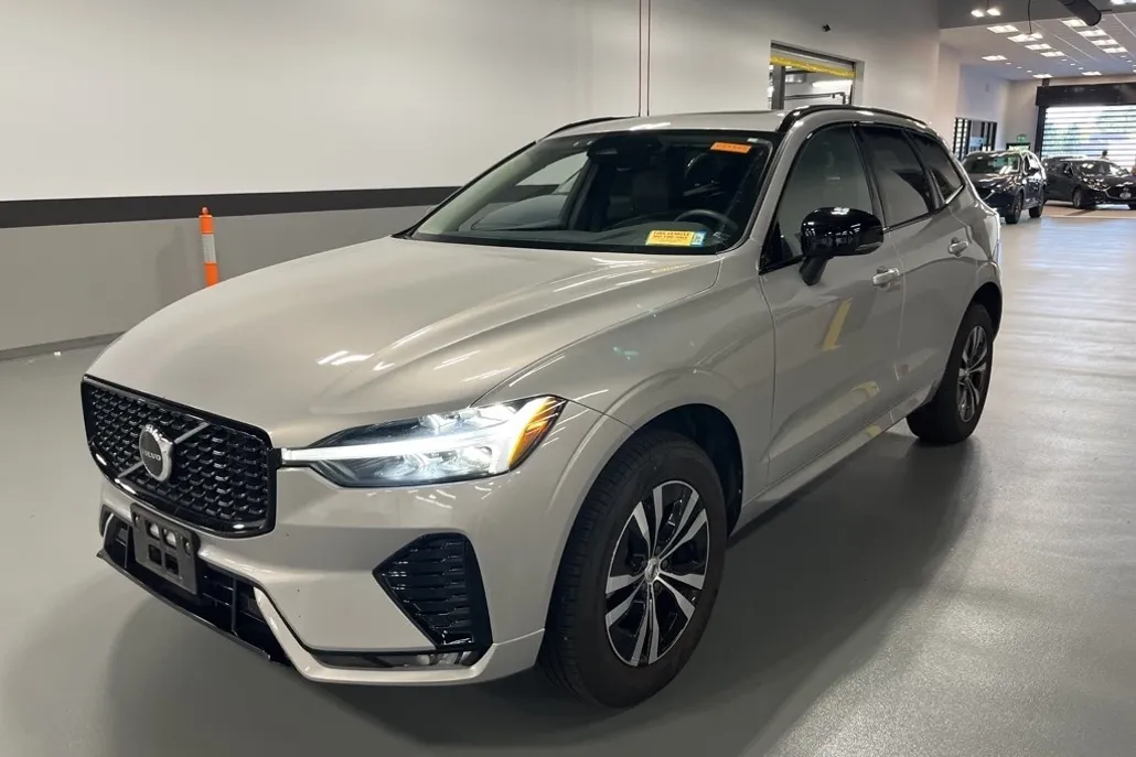 2024 Volvo XC60 B5 Core photo 1