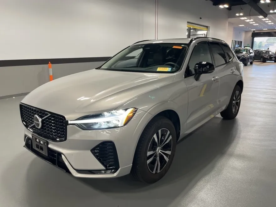2024 Volvo XC60 B5 Core photo 1