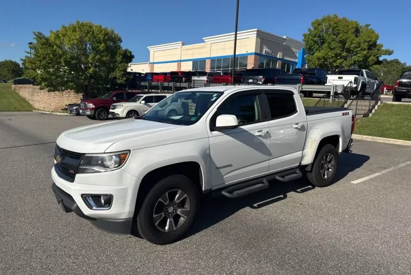 2017 Chevrolet Colorado Z71 photo 1