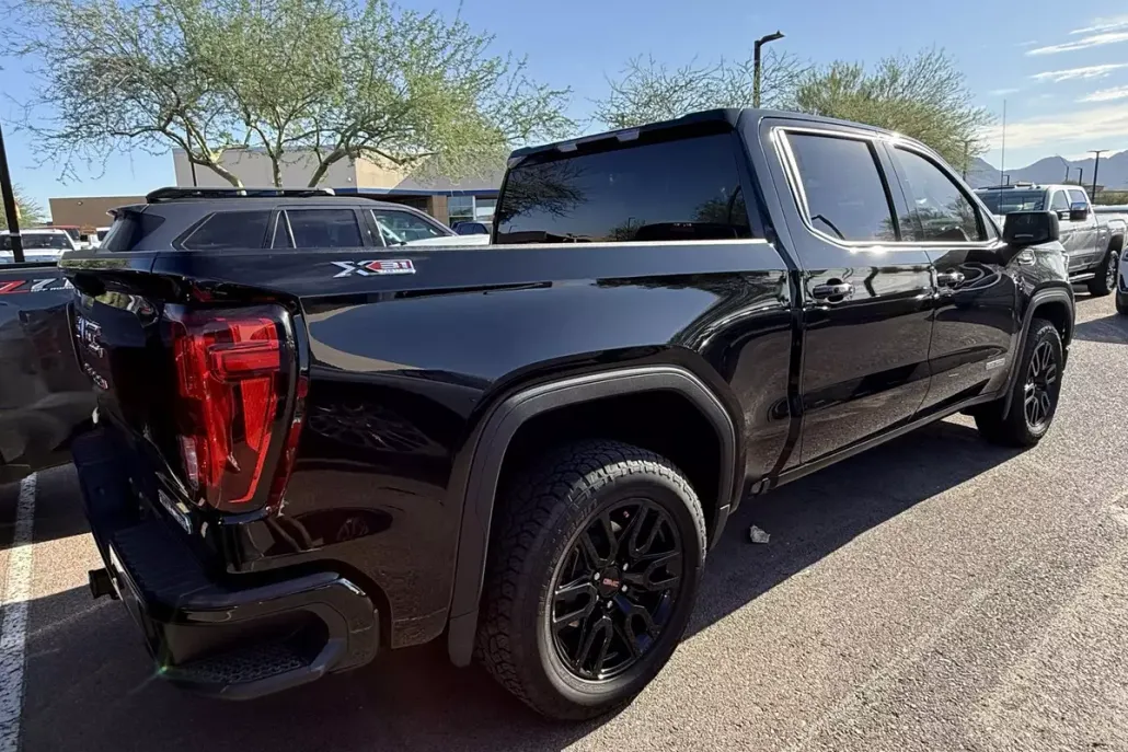 2026 Chevrolet Colorado LT photo 1