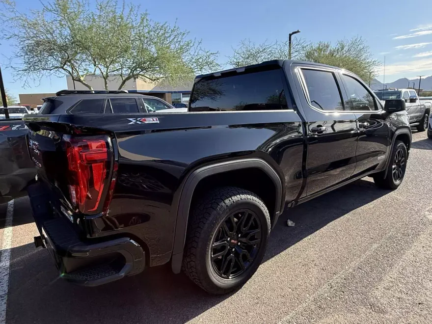 2026 Chevrolet Colorado LT photo 1