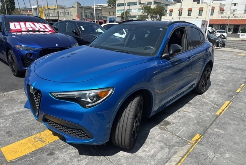 2022 Alfa Romeo Stelvio Ti Sport photo 1