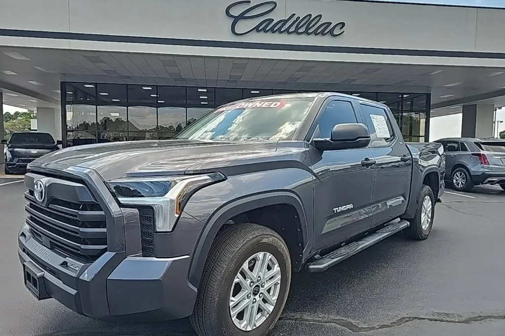 2024 Toyota Tundra SR5 photo 1