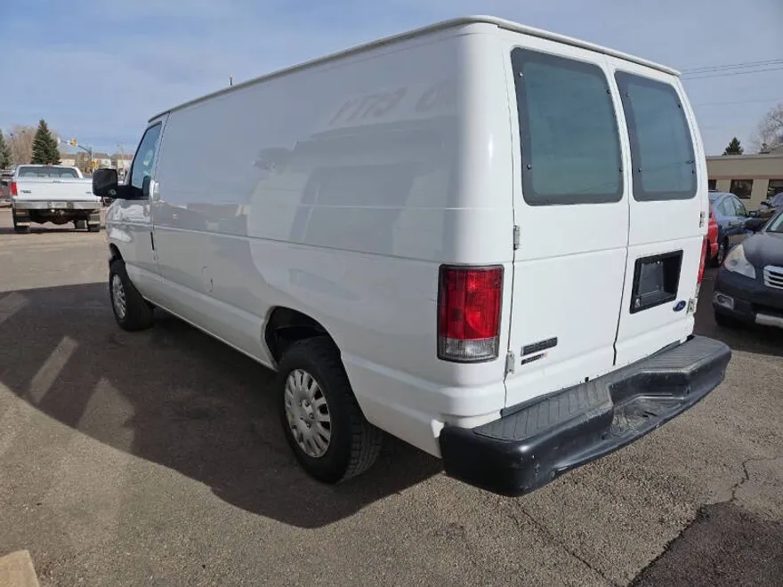2008 Ford E-150 photo 1