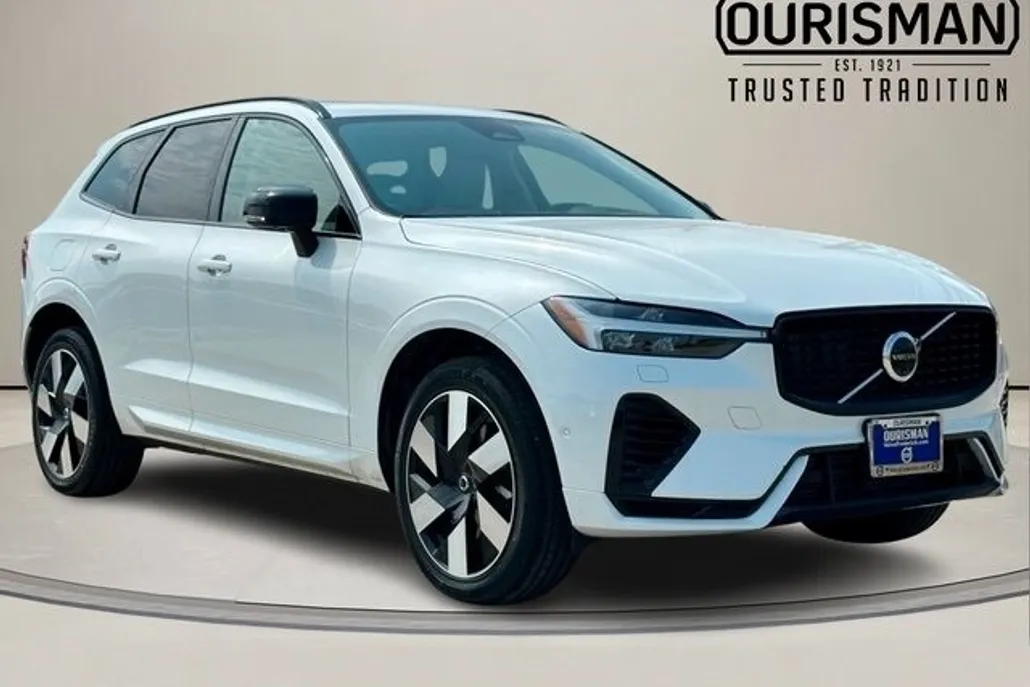 2025 Volvo XC60 Hybrid T8 photo 1