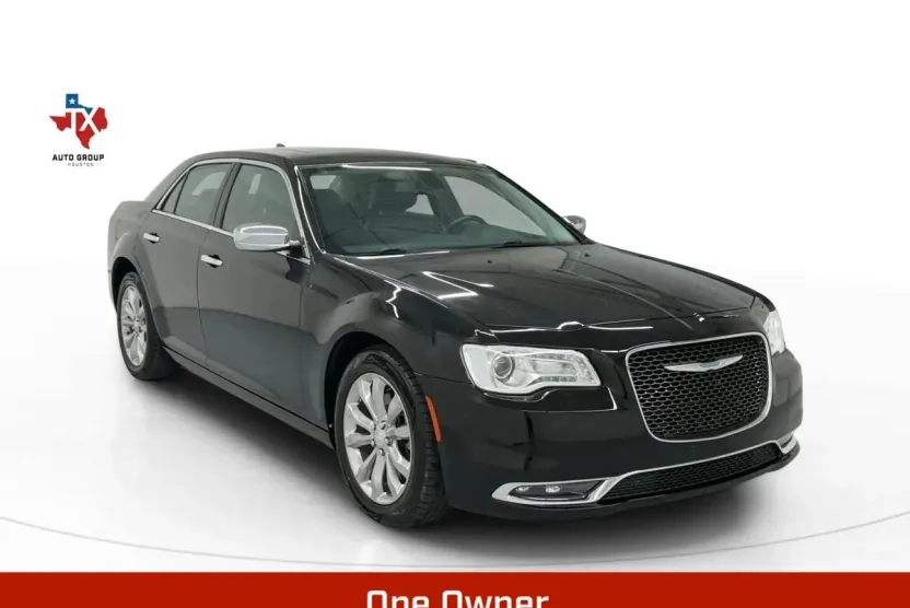 2017 Chrysler 300 photo 1