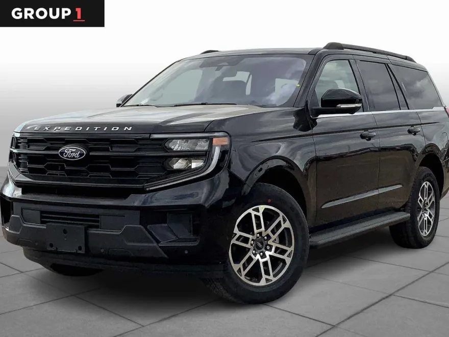 2025 Ford Expedition photo 1