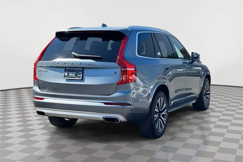 2020 Volvo XC90 T6 Momentum photo 1