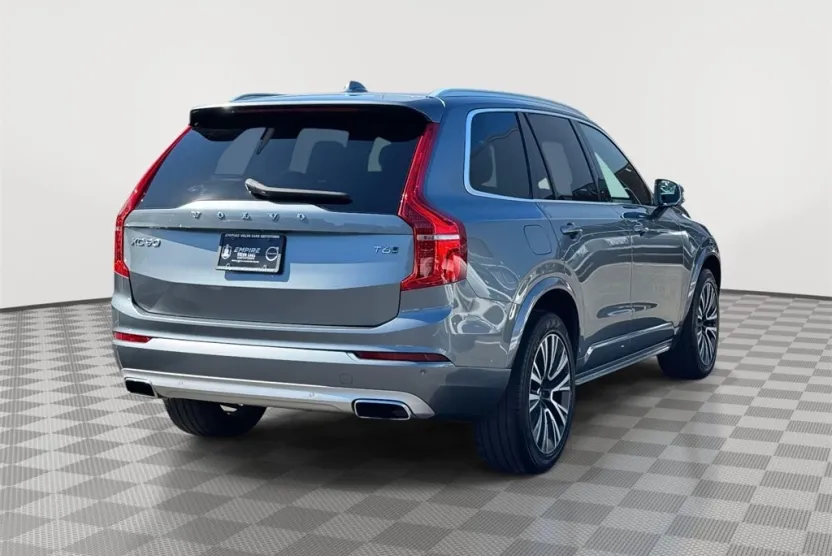 2020 Volvo XC90 T6 Momentum photo 1