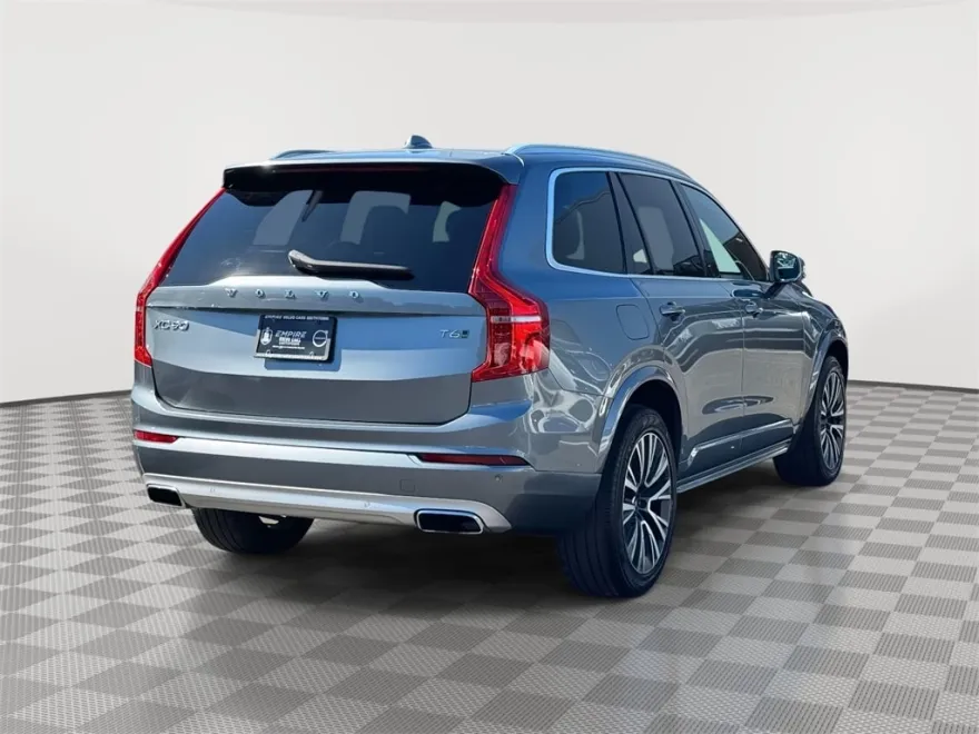 2020 Volvo XC90 T6 Momentum photo 1