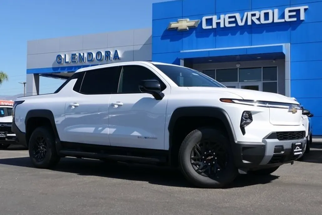 2026 Chevrolet Silverado EV LT photo 1