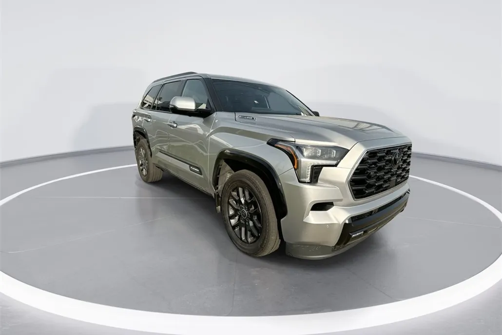2024 Toyota Sequoia Platinum photo 1