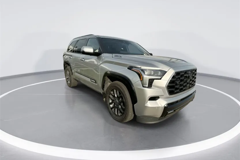 2024 Toyota Sequoia Platinum photo 1