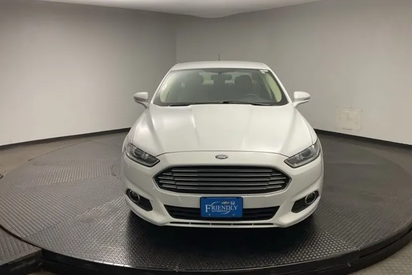 2014 Ford Fusion SE photo 1