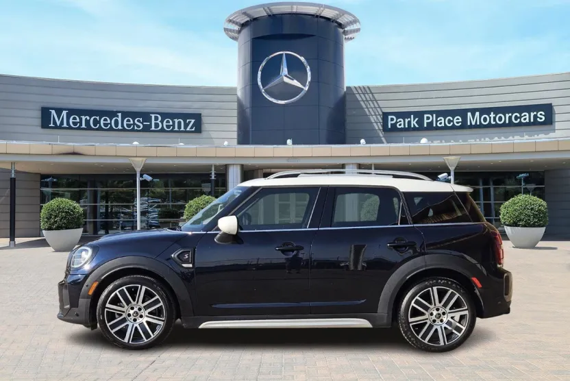 2024 Mini Countryman Iconic photo 1