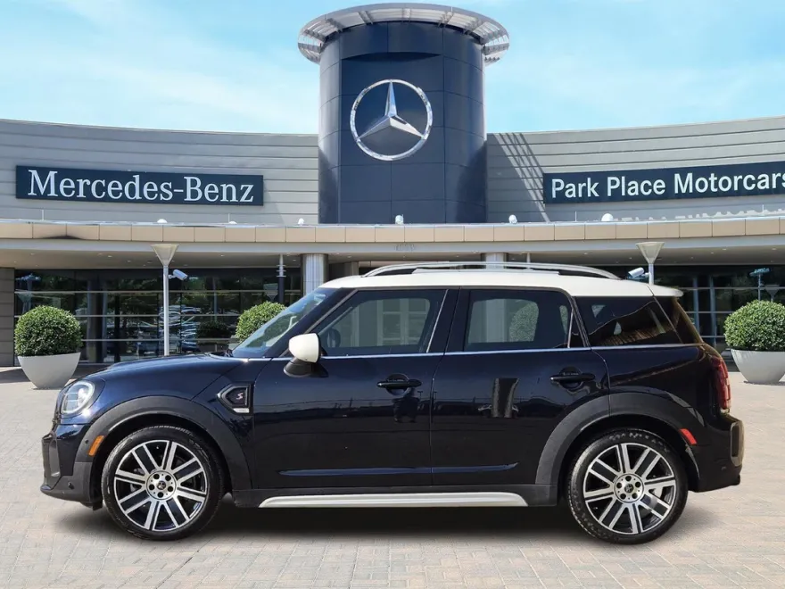 2024 Mini Countryman Iconic photo 1