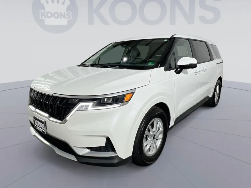2024 Kia Carnival LX photo 1