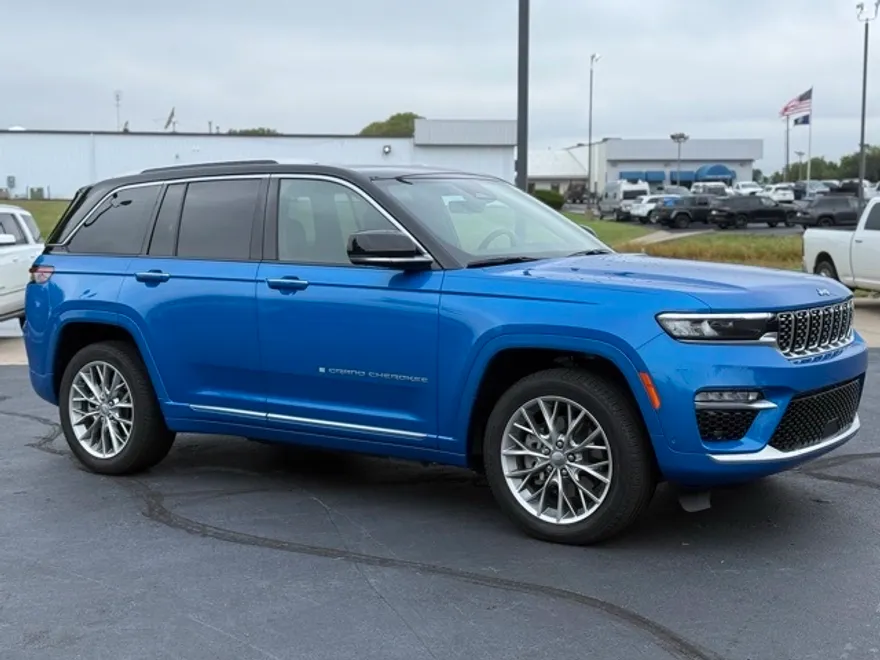 2022 Jeep Grand Cherokee Summit 4xe photo 1
