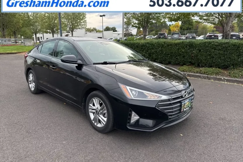 2020 Hyundai Elantra SEL photo 1