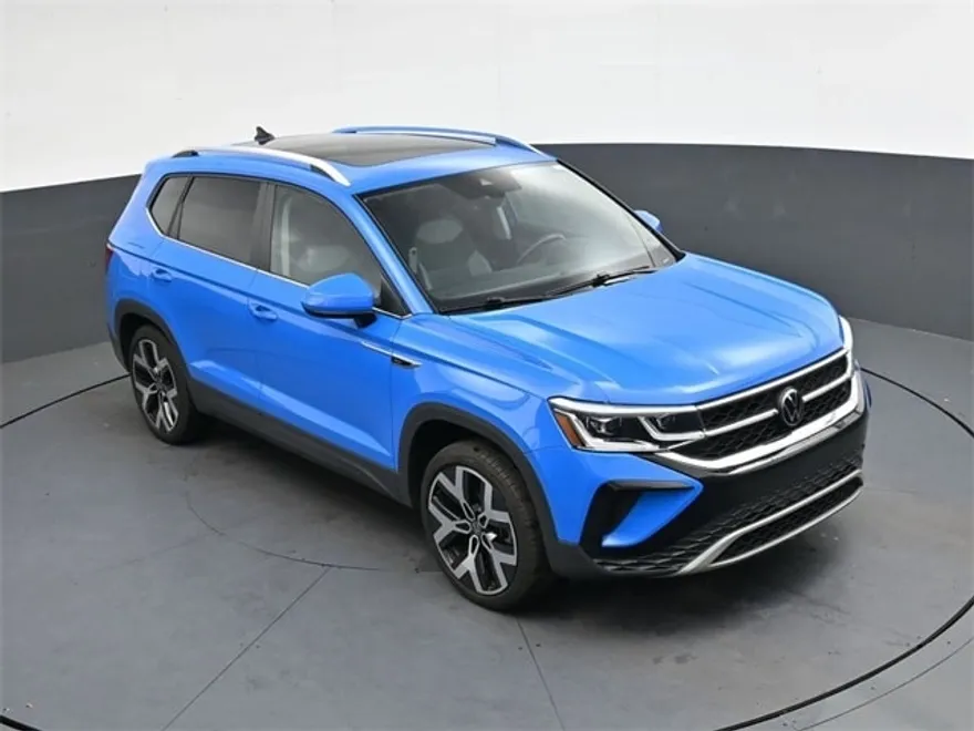 2023 Volkswagen Taos SEL photo 1