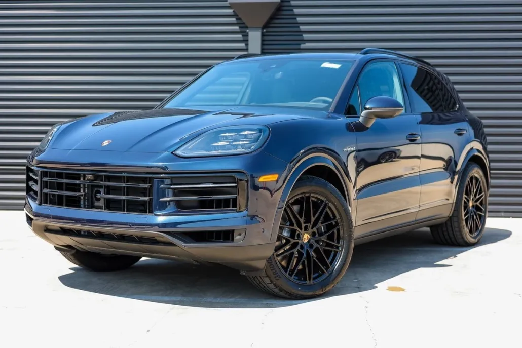 2025 Porsche Cayenne E-Hybrid photo 1
