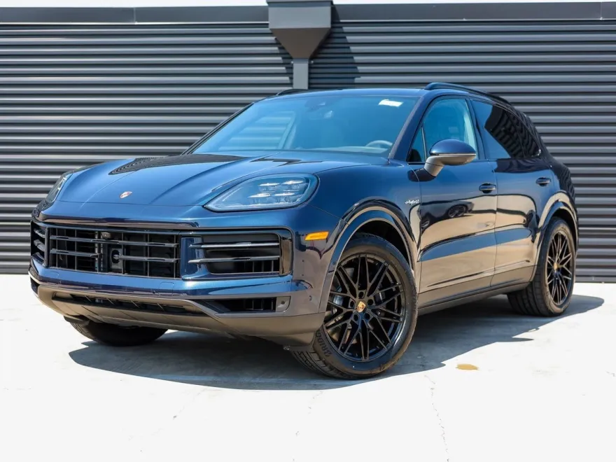 2025 Porsche Cayenne E-Hybrid photo 1