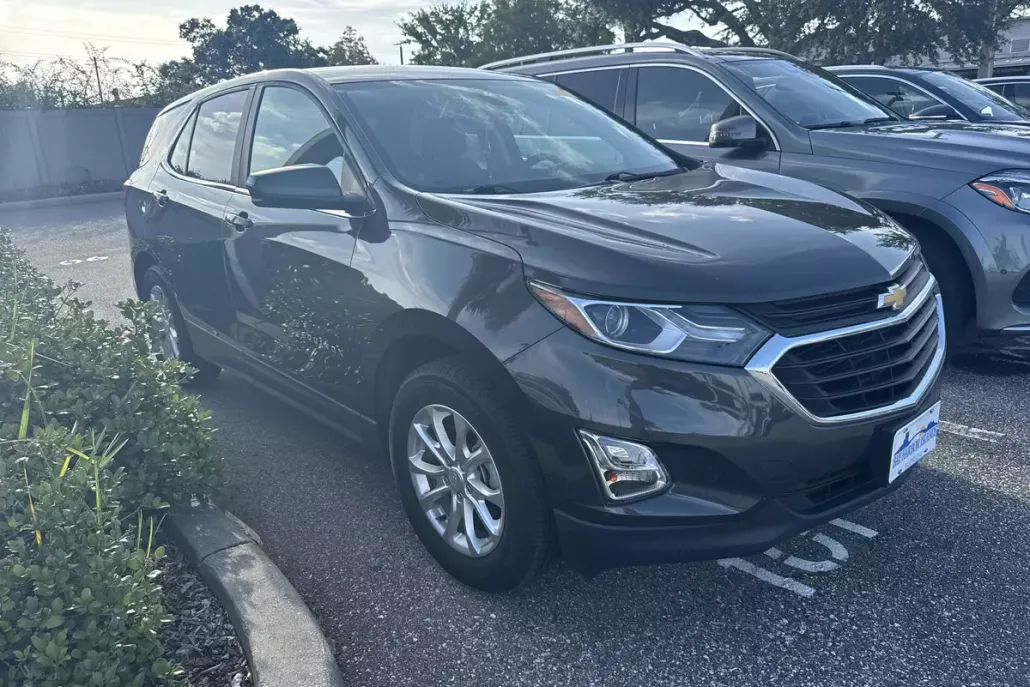 2021 Chevrolet Equinox LT photo 1