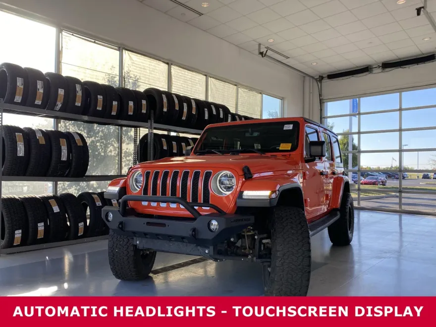 2019 Jeep Wrangler Unlimited Sahara photo 1