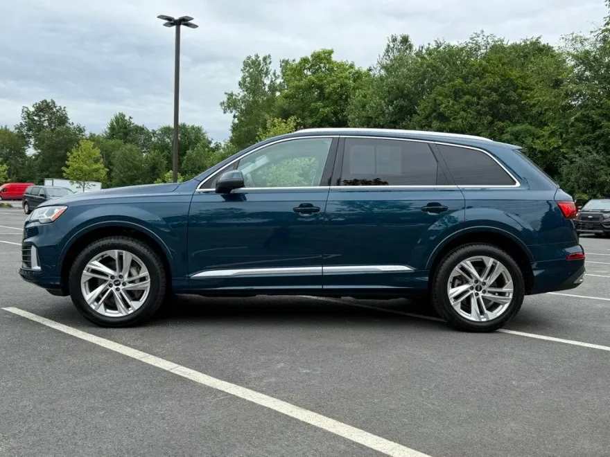 2022 Audi Q7 45 Premium Plus photo 1