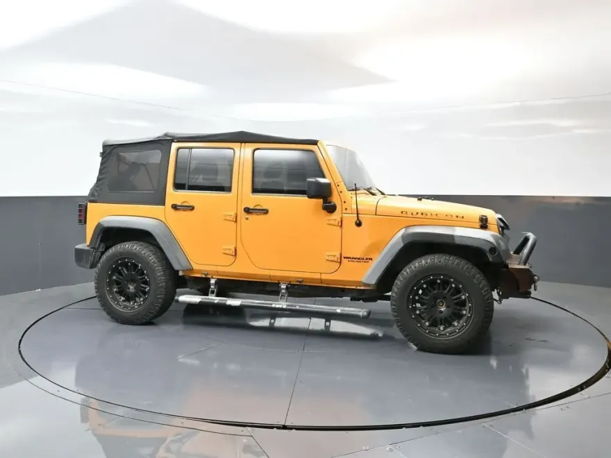 2012 Jeep Wrangler Unlimited Rubicon photo 1