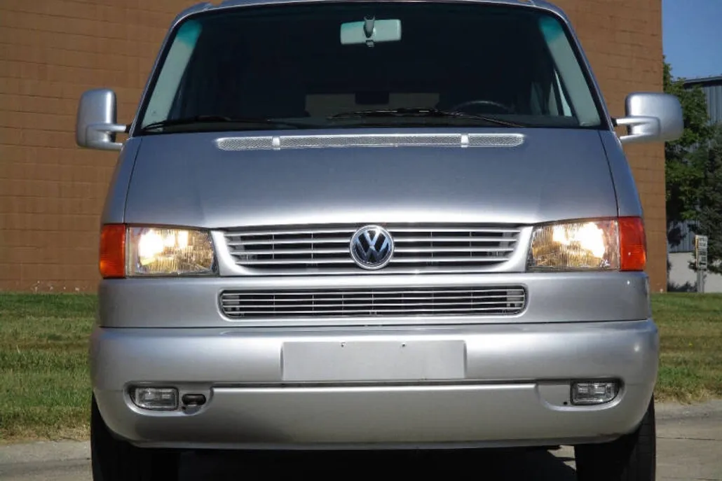 2002 Volkswagen EuroVan GLS photo 1