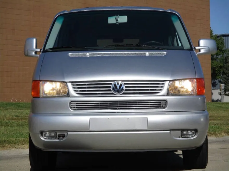 2002 Volkswagen EuroVan GLS photo 1