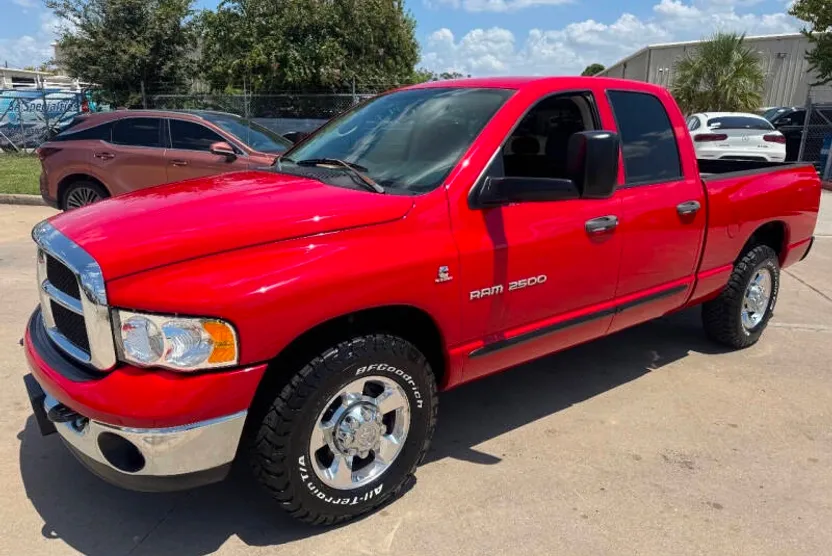 2005 Dodge Ram SLT photo 1