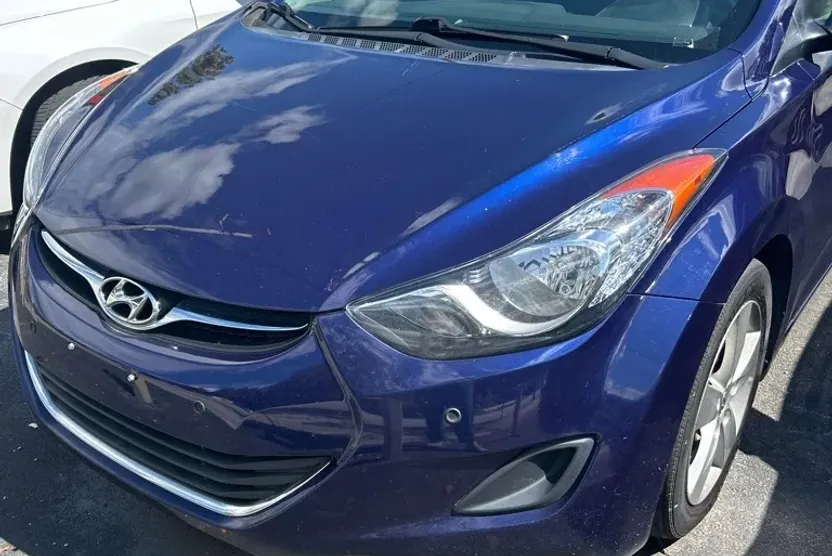 2013 Hyundai Elantra photo 1