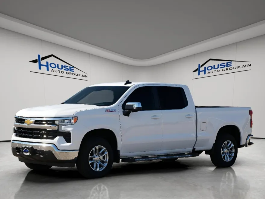 2026 Chevrolet Silverado 1500 LT photo 1