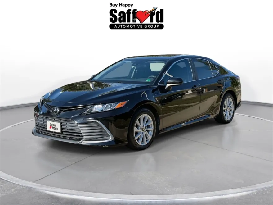 2021 Toyota Camry LE photo 1