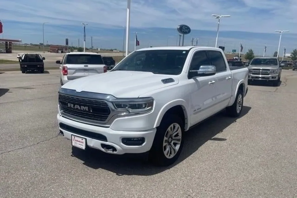 2022 Ram 1500 Limited photo 1