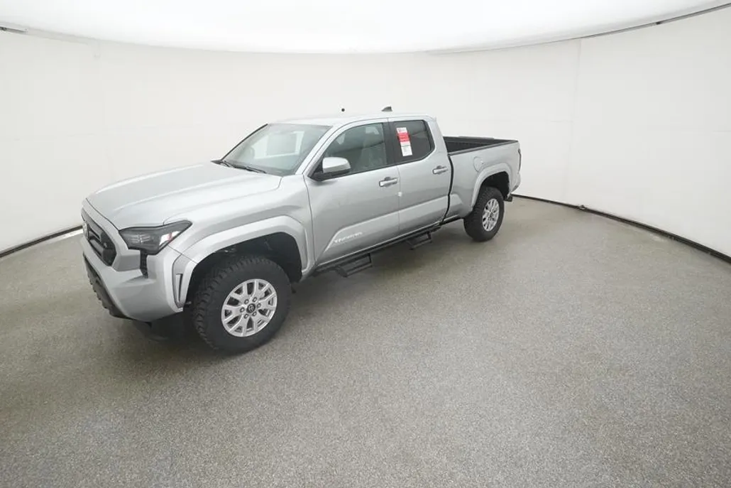 2025 Toyota Tacoma SR5 photo 1