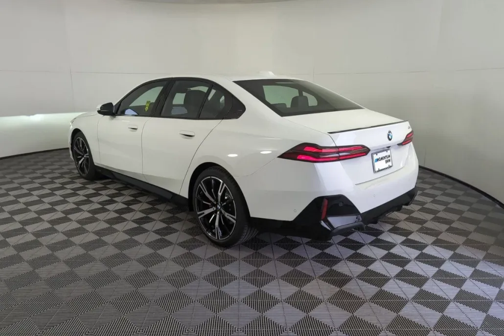 2025 Bmw 530i photo 1