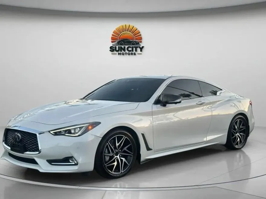 2021 Infiniti Q60 Luxe Coupe photo 1
