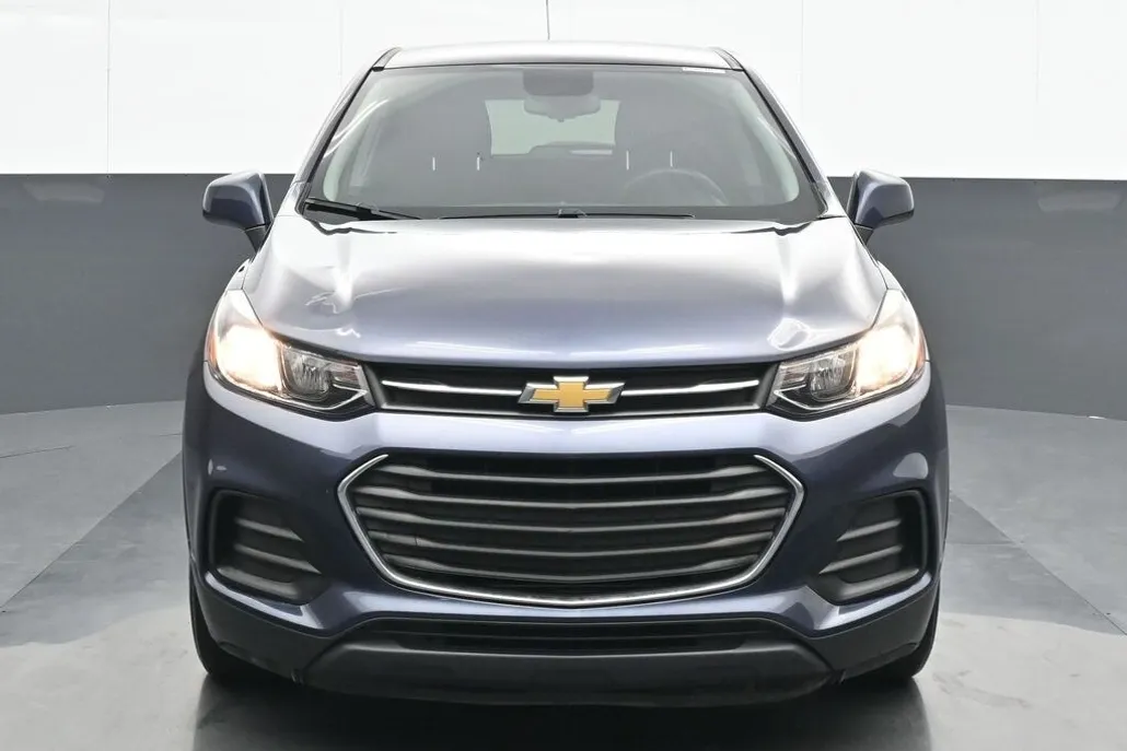 2019 Chevrolet Trax LS photo 1
